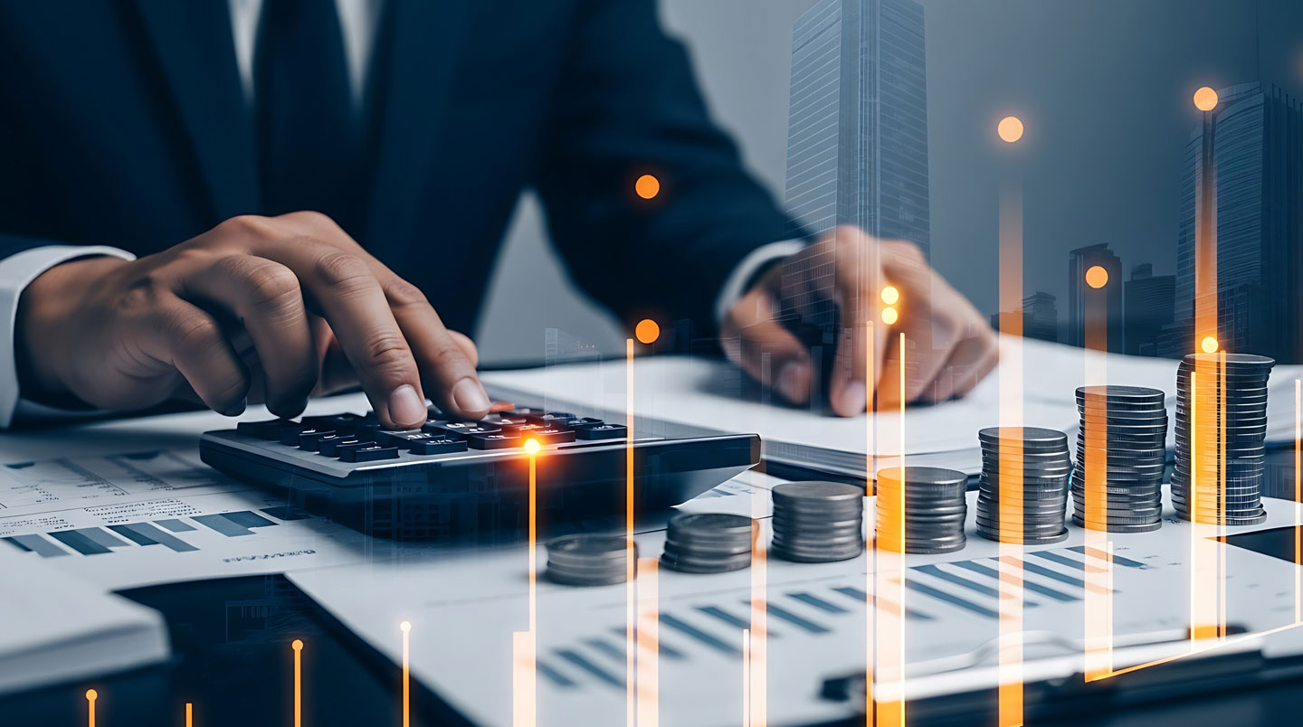 Timeline photographiée présentant horizontalement les cinq étapes chronologiques de sollicitation des aides financières de M-6 à M-1 avant ouverture de franchise